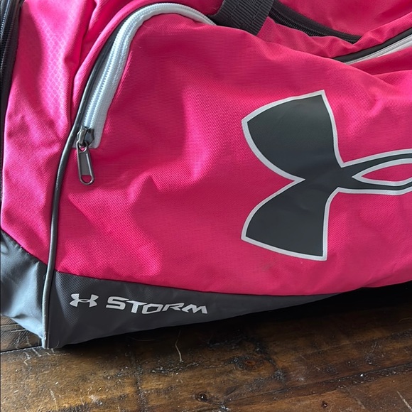 Under Armour Pink and Gray Travel Bag - Picture 2 of 6